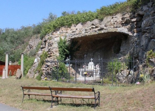 Lurdská jeskyně v Bohuticích